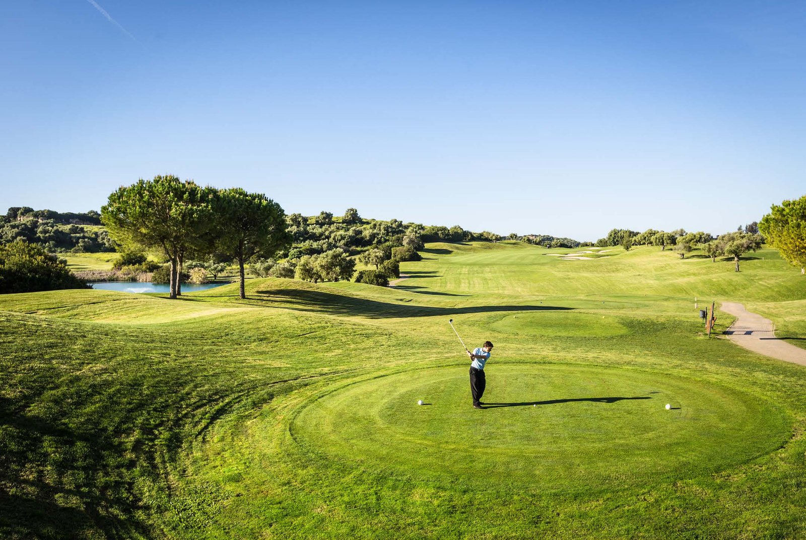 Golf swing at Costa Ballena Ocean Golf Club